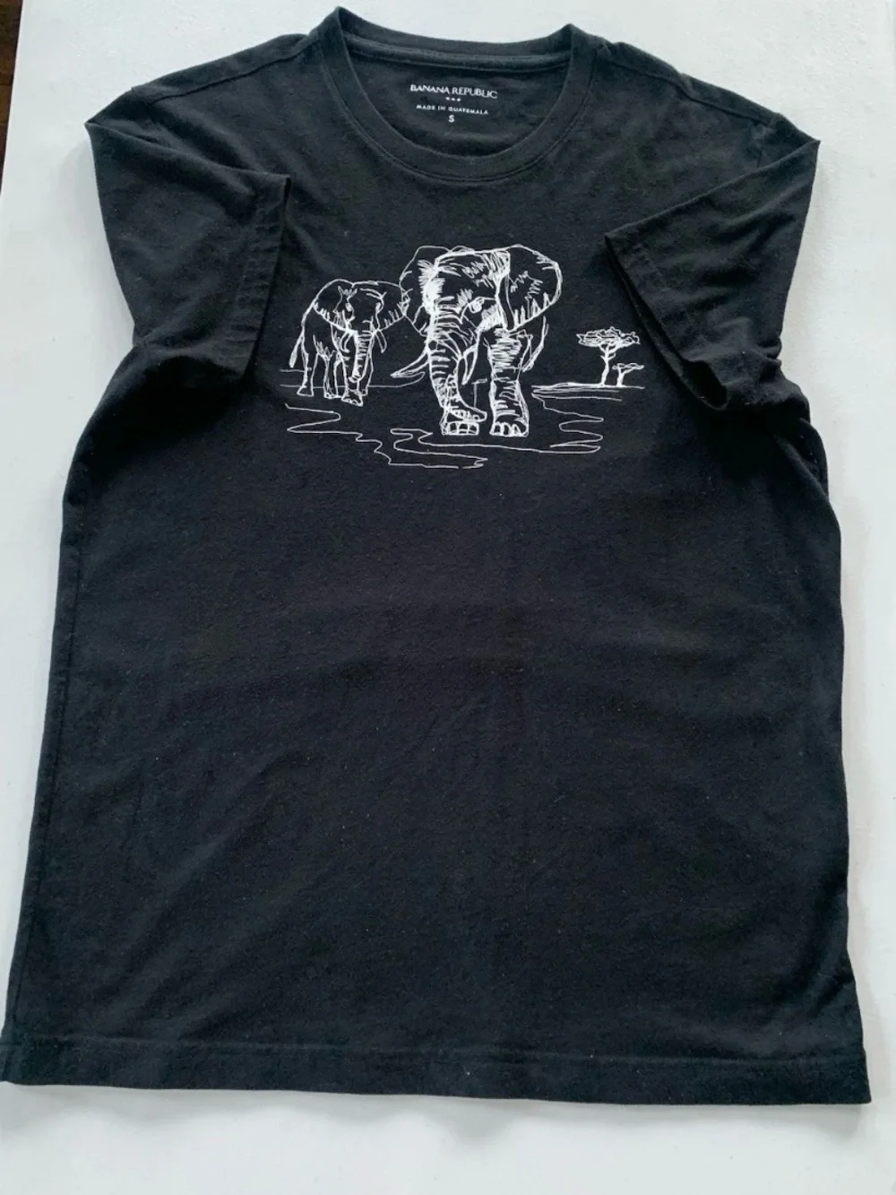 Banana Republic Black Graphic Elephant Tee